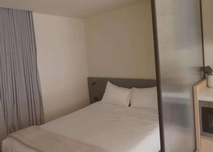 Aparthotel Park Life Lamartine 4*
